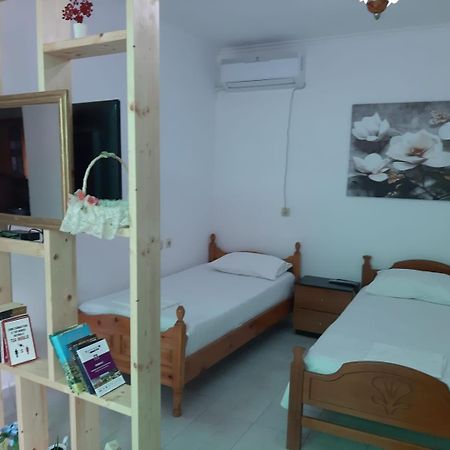 Vrenjo Guesthouse Gjirokastër Eksteriør bilde