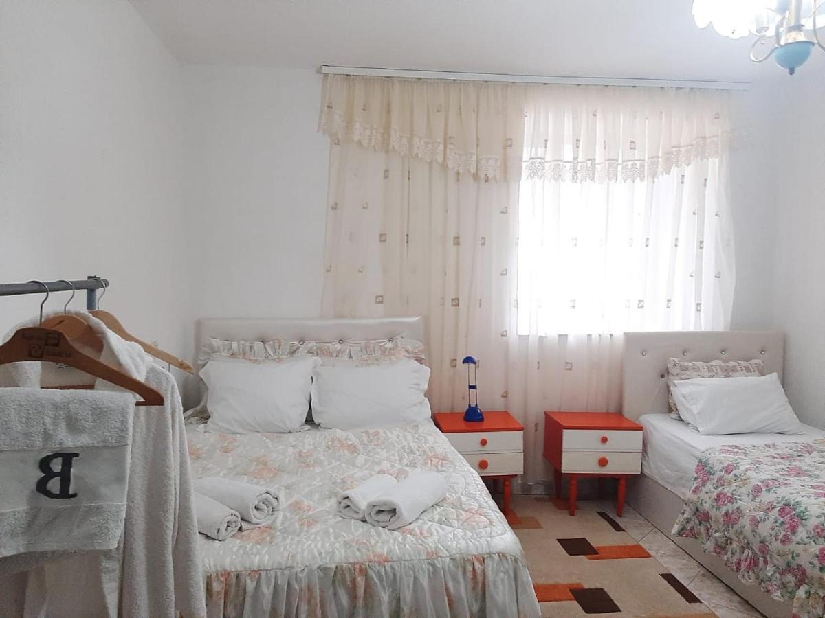 Vrenjo Guesthouse Gjirokastër Eksteriør bilde