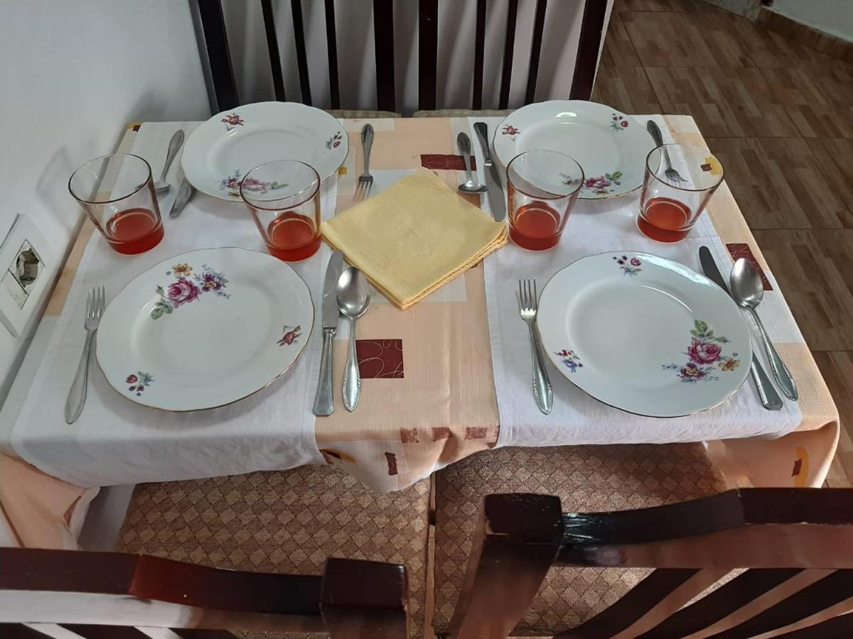 Vrenjo Guesthouse Gjirokastër Eksteriør bilde