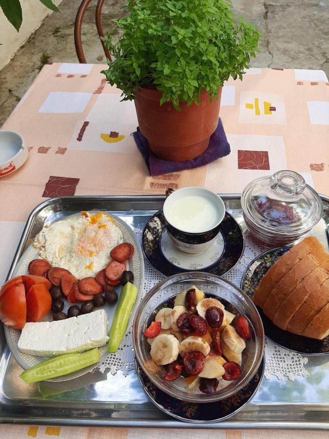 Vrenjo Guesthouse Gjirokastër Eksteriør bilde