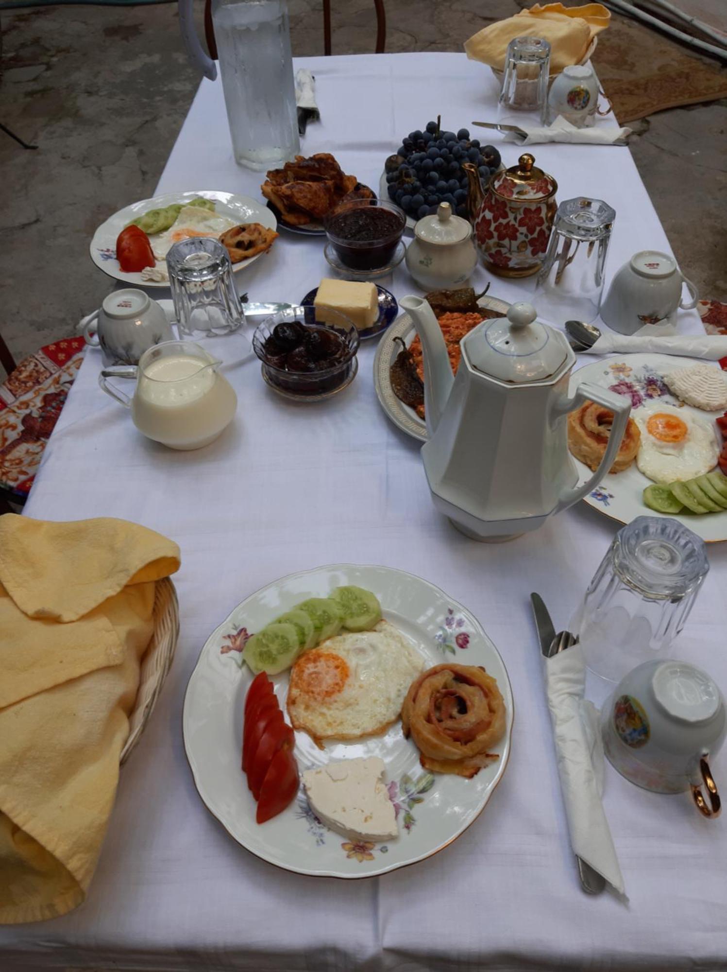 Vrenjo Guesthouse Gjirokastër Rom bilde
