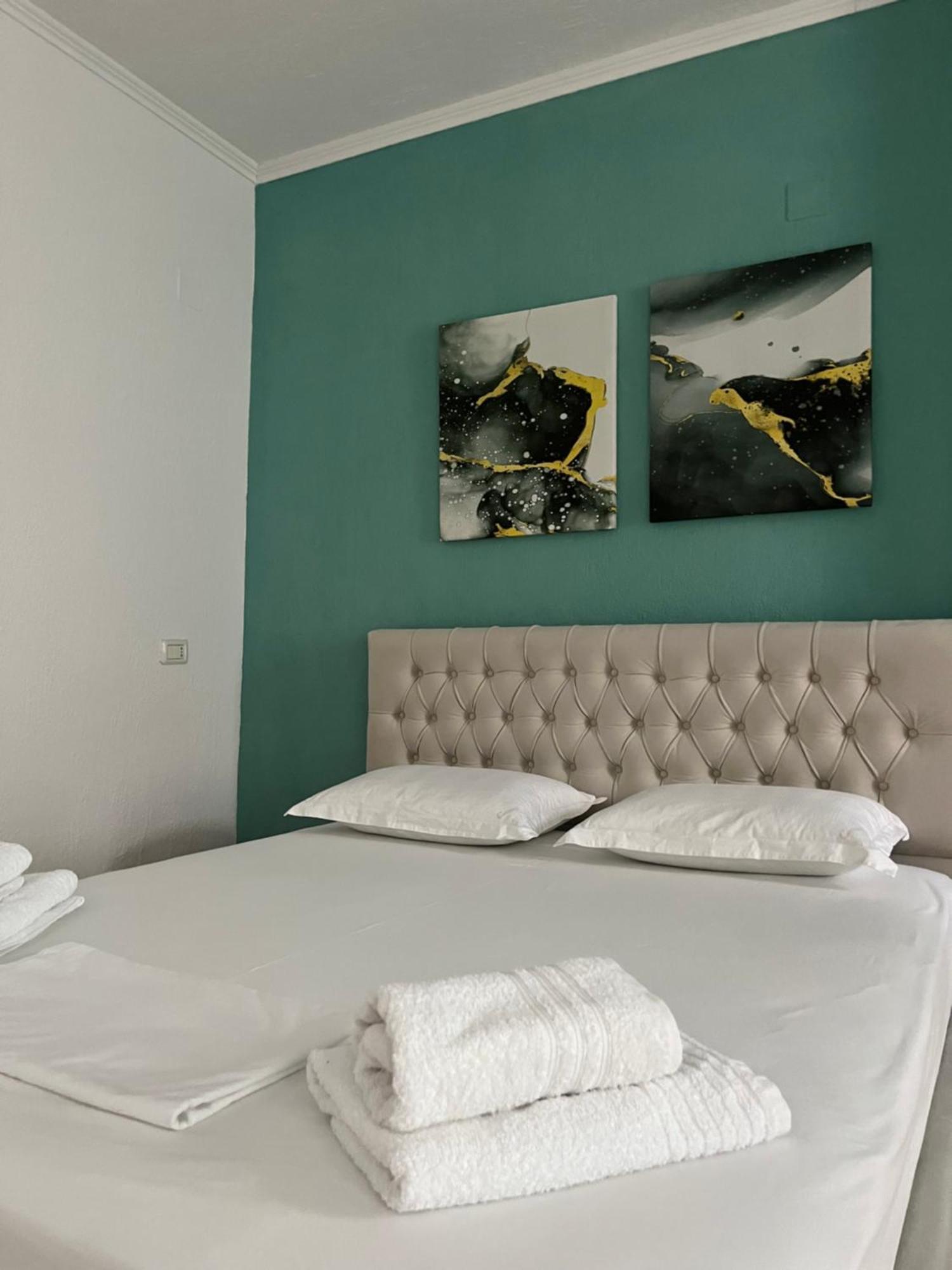 Vrenjo Guesthouse Gjirokastër Eksteriør bilde